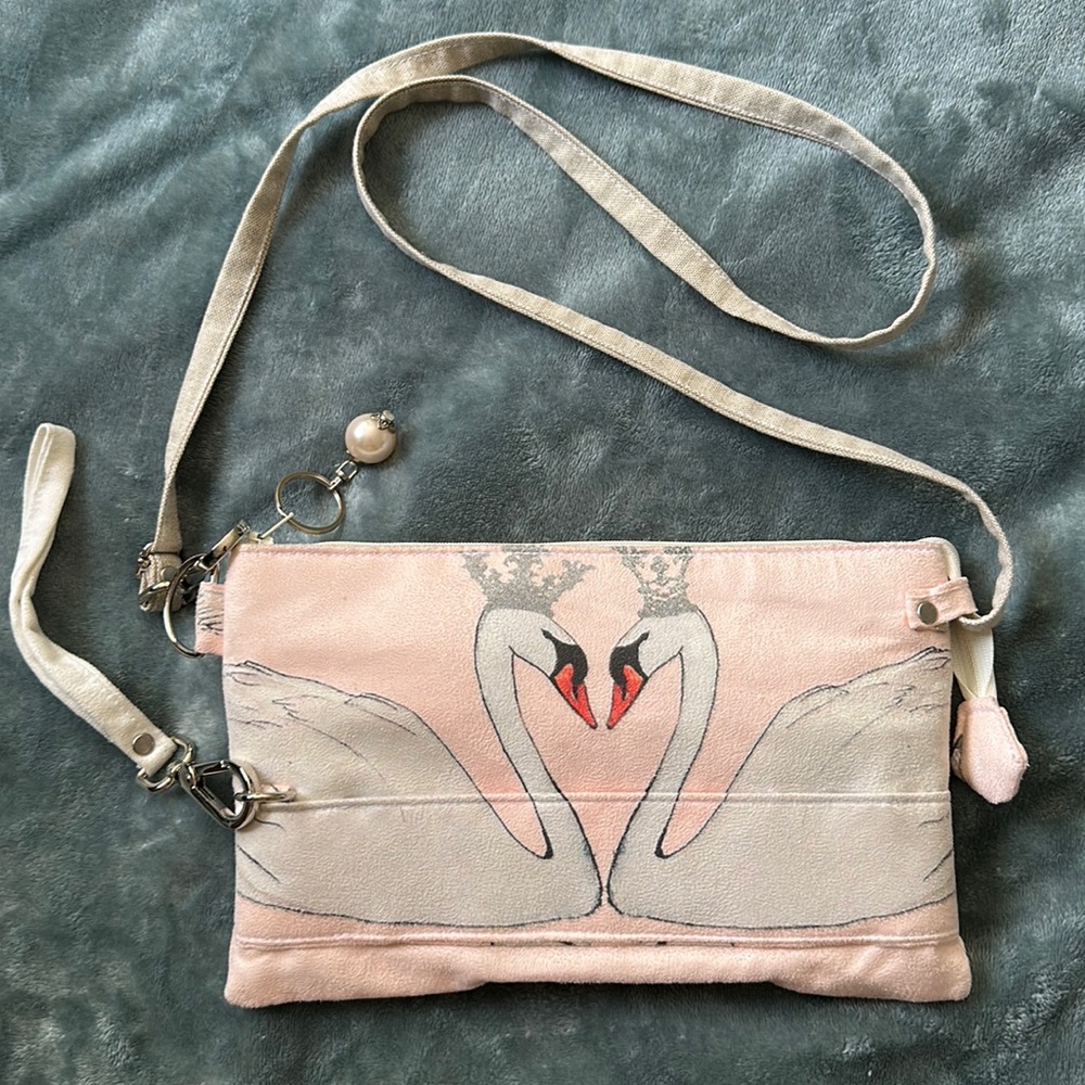 1 of a kind! Made in Hawaii swan leather purse